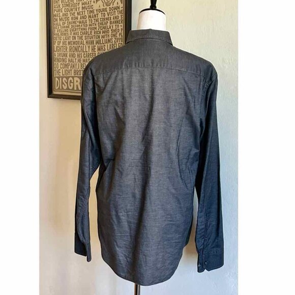 Beautiful mens Armani Collezioni grey dress shirt with sheen. Size medium - Picture 5 of 9